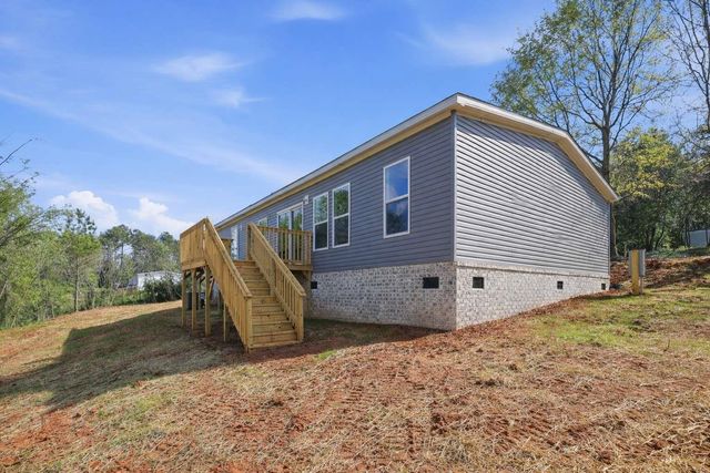 405 Howe Lane, Wellford, SC 29385