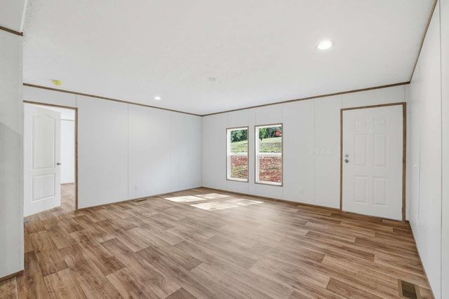 405 Howe Lane, Wellford, SC 29385