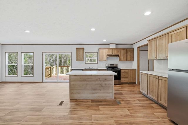 405 Howe Lane, Wellford, SC 29385