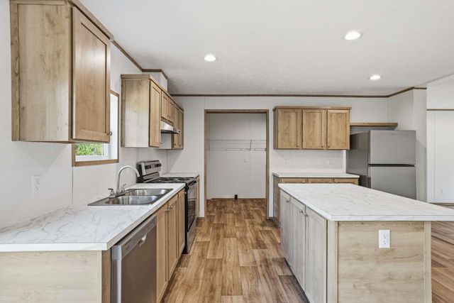 405 Howe Lane, Wellford, SC 29385