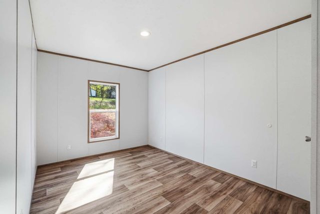 405 Howe Lane, Wellford, SC 29385