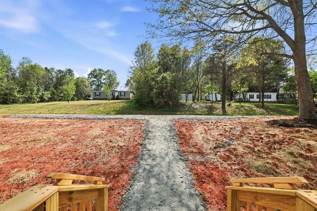 405 Howe Lane, Wellford, SC 29385
