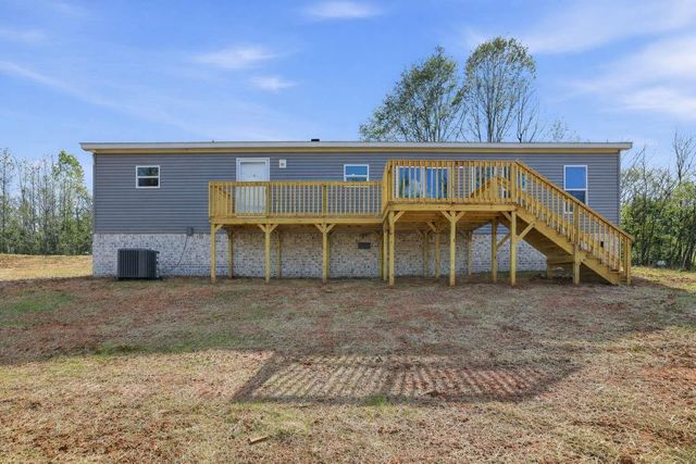 405 Howe Lane, Wellford, SC 29385