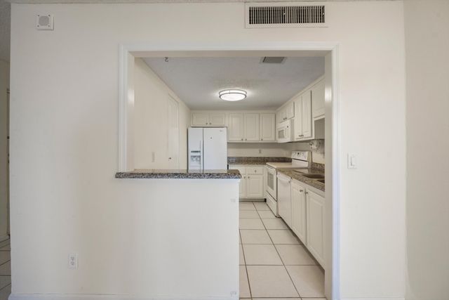 2800 N Ocean Drive A-8B, Riviera Beach, FL 33404