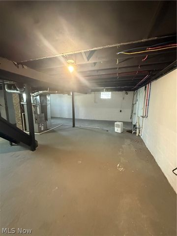 1356 Stratford Street, Barberton, OH 44203