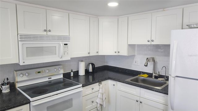 1707 28TH AVENUE DRIVE W, Bradenton, FL 34205