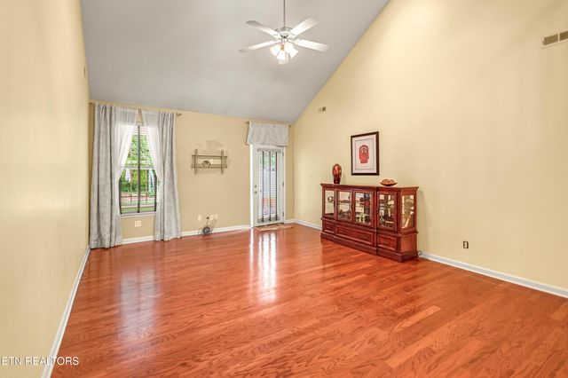 7204 Oakfield Lane, Powell, TN 37849