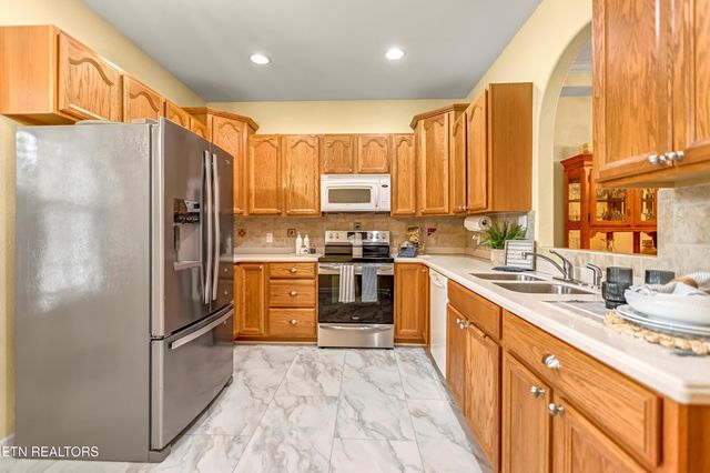 7204 Oakfield Lane, Powell, TN 37849