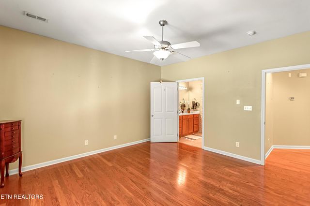 7204 Oakfield Lane, Powell, TN 37849