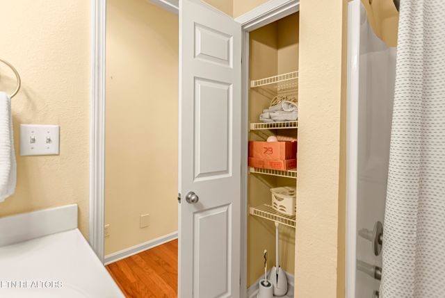 7204 Oakfield Lane, Powell, TN 37849