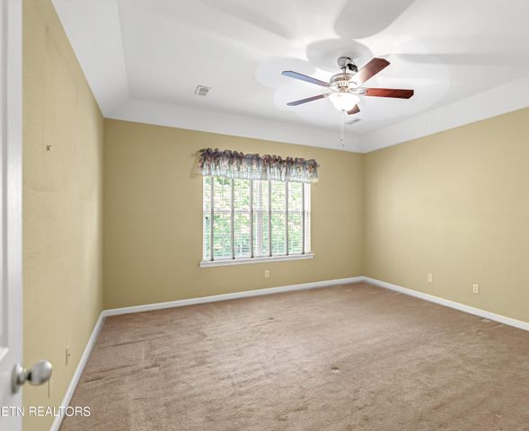 7204 Oakfield Lane, Powell, TN 37849