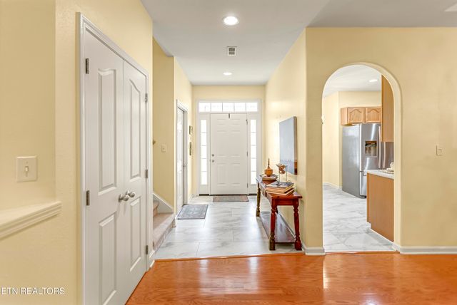 7204 Oakfield Lane, Powell, TN 37849