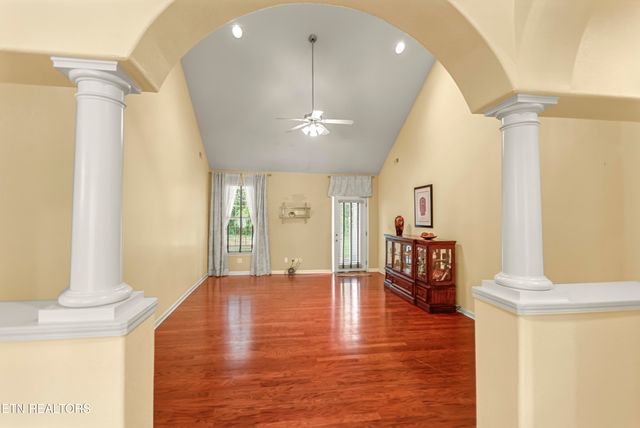 7204 Oakfield Lane, Powell, TN 37849