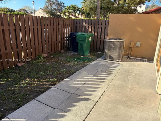 11611 SW 90th Ter, Miami, FL 33176