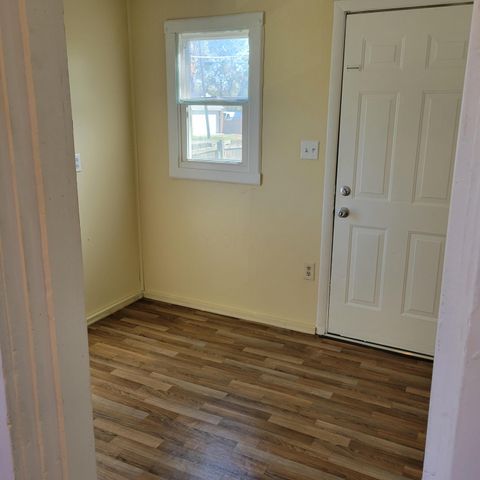 1295 Minnesota Avenue, Columbus, OH 43211