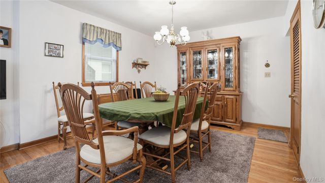 358 Kensington Road S, Garden City South, NY 11530