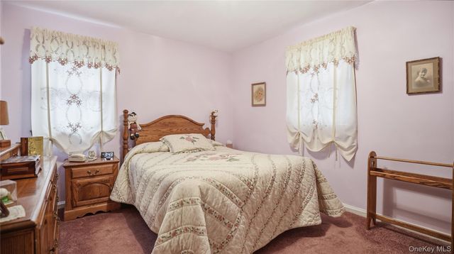 358 Kensington Road S, Garden City South, NY 11530
