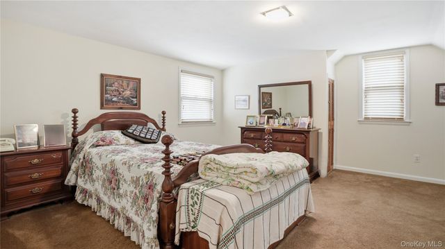 358 Kensington Road S, Garden City South, NY 11530