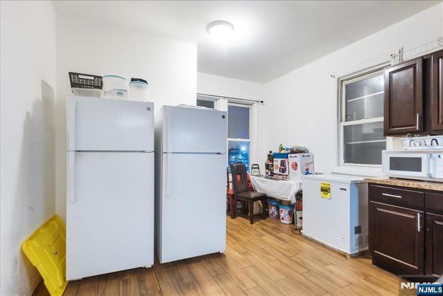 552 Norwood Street, East Orange, NJ 07018