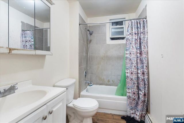 552 Norwood Street, East Orange, NJ 07018