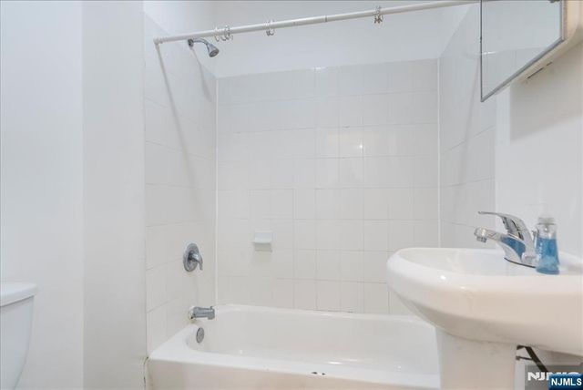 552 Norwood Street, East Orange, NJ 07018