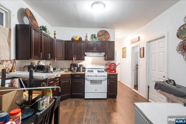 552 Norwood Street, East Orange, NJ 07018