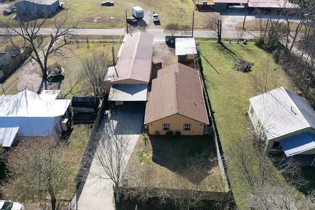 404 N Wilson Street, Madisonville, TX 77864