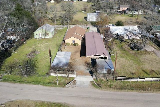 404 N Wilson Street, Madisonville, TX 77864