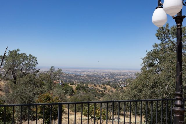 41101 Lilley Mountain Drive, Coarsegold, CA 93614