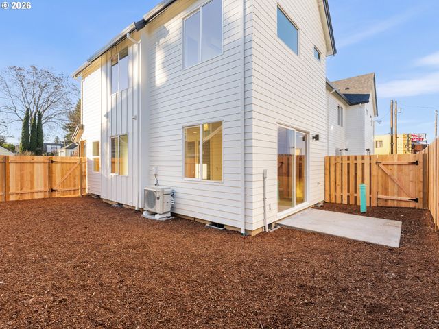 6217 Ne Stanton St, Portland, OR 97213