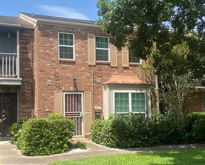 7913 Grove Ridge Drive, Houston, TX 77061