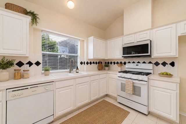 10011 Redoak Pass Lane, Houston, TX 77064