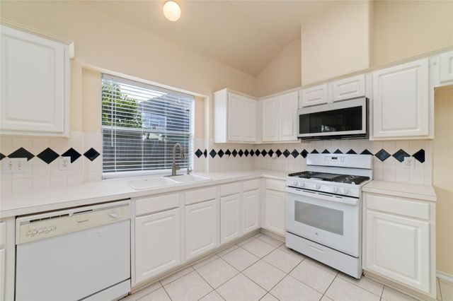 10011 Redoak Pass Lane, Houston, TX 77064