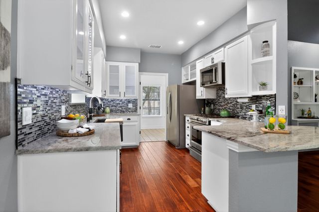 128 Mockingbird LN, Georgetown, TX 78633