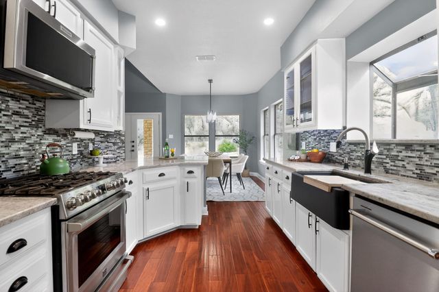 128 Mockingbird LN, Georgetown, TX 78633