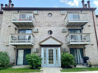 442 E OSAGE Lane 3B, Palatine, IL 60067