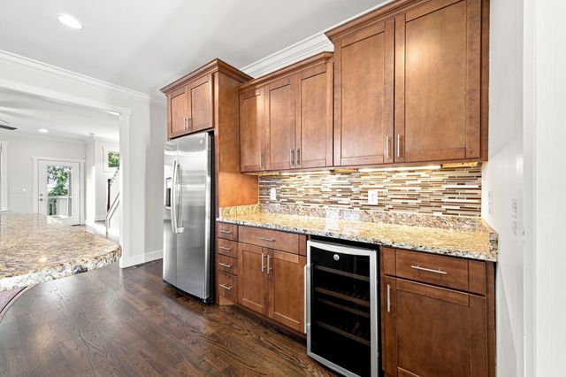 2822 W Kirkwood Ave, Nashville, TN 37204