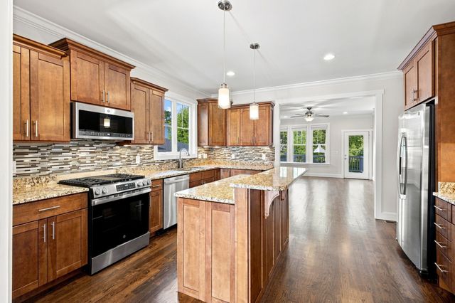 2822 W Kirkwood Ave, Nashville, TN 37204