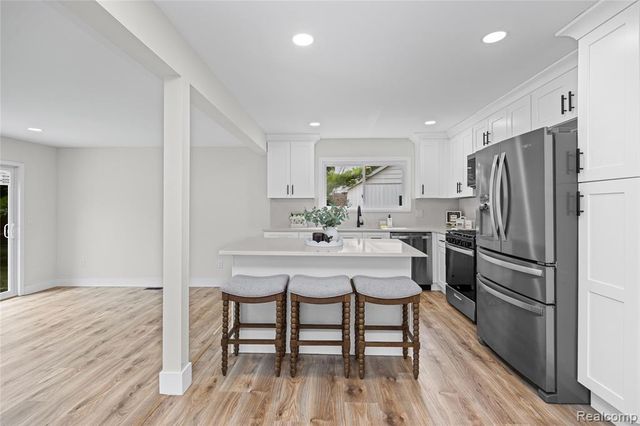 30190 Northgate Drive, Southfield, MI 48076