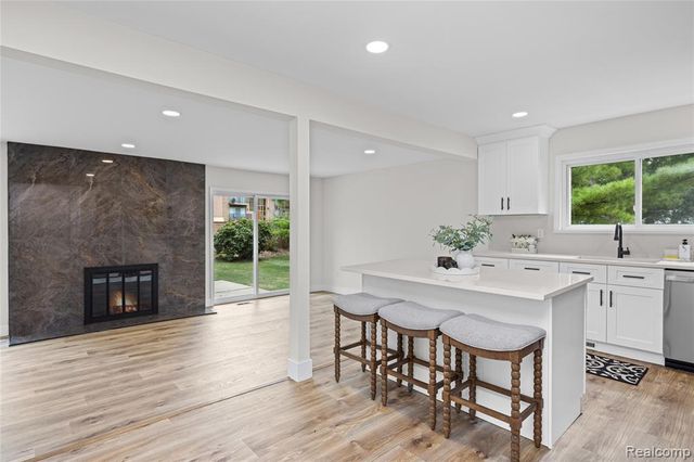 30190 Northgate Drive, Southfield, MI 48076