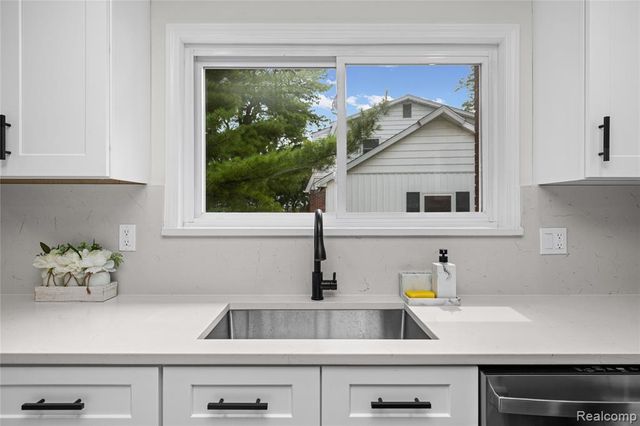 30190 Northgate Drive, Southfield, MI 48076