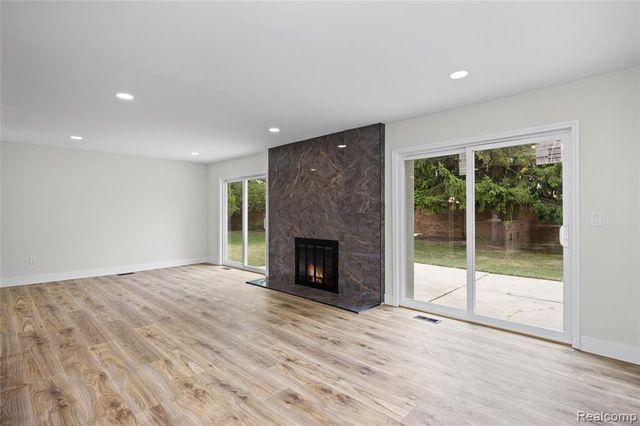 30190 Northgate Drive, Southfield, MI 48076