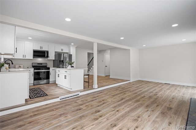 30190 Northgate Drive, Southfield, MI 48076