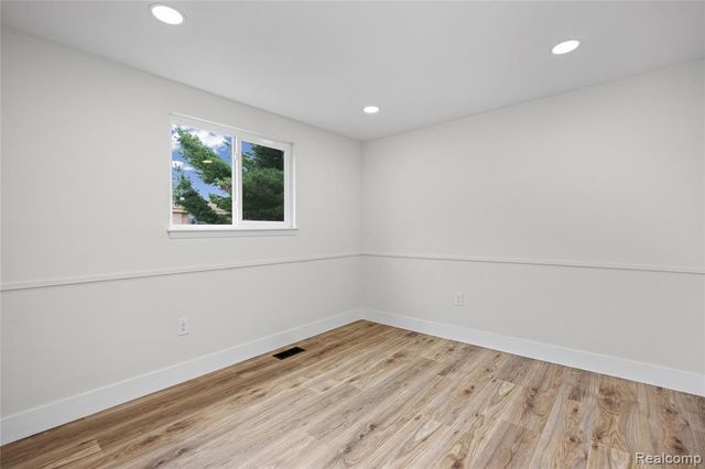 30190 Northgate Drive, Southfield, MI 48076
