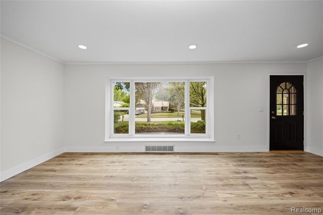 30190 Northgate Drive, Southfield, MI 48076