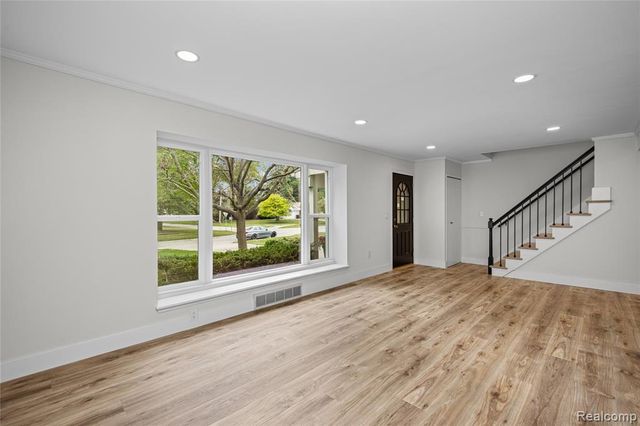 30190 Northgate Drive, Southfield, MI 48076