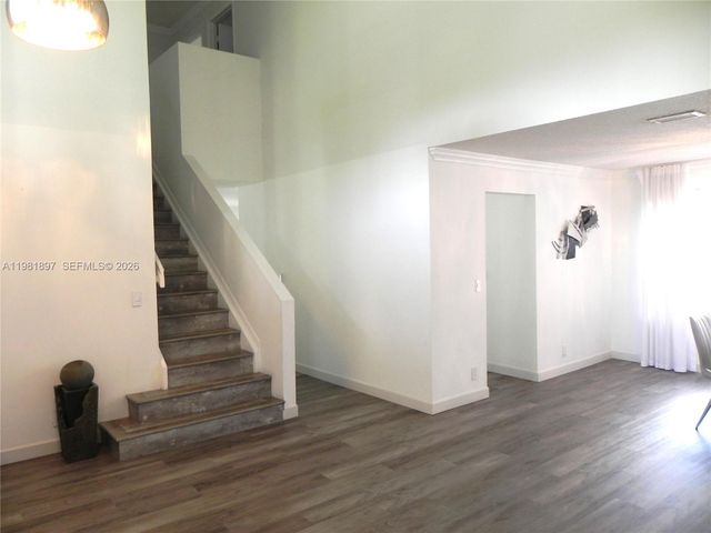 365 Somerset Way, Weston, FL 33326