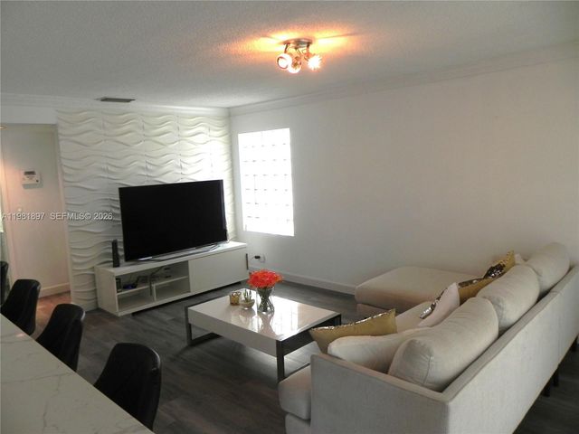 365 Somerset Way, Weston, FL 33326