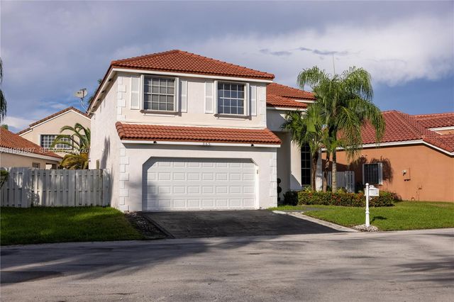 365 Somerset Way, Weston, FL 33326
