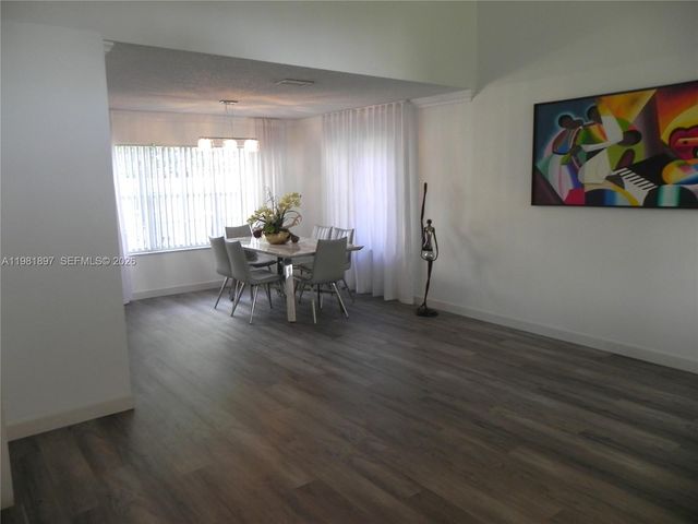 365 Somerset Way, Weston, FL 33326